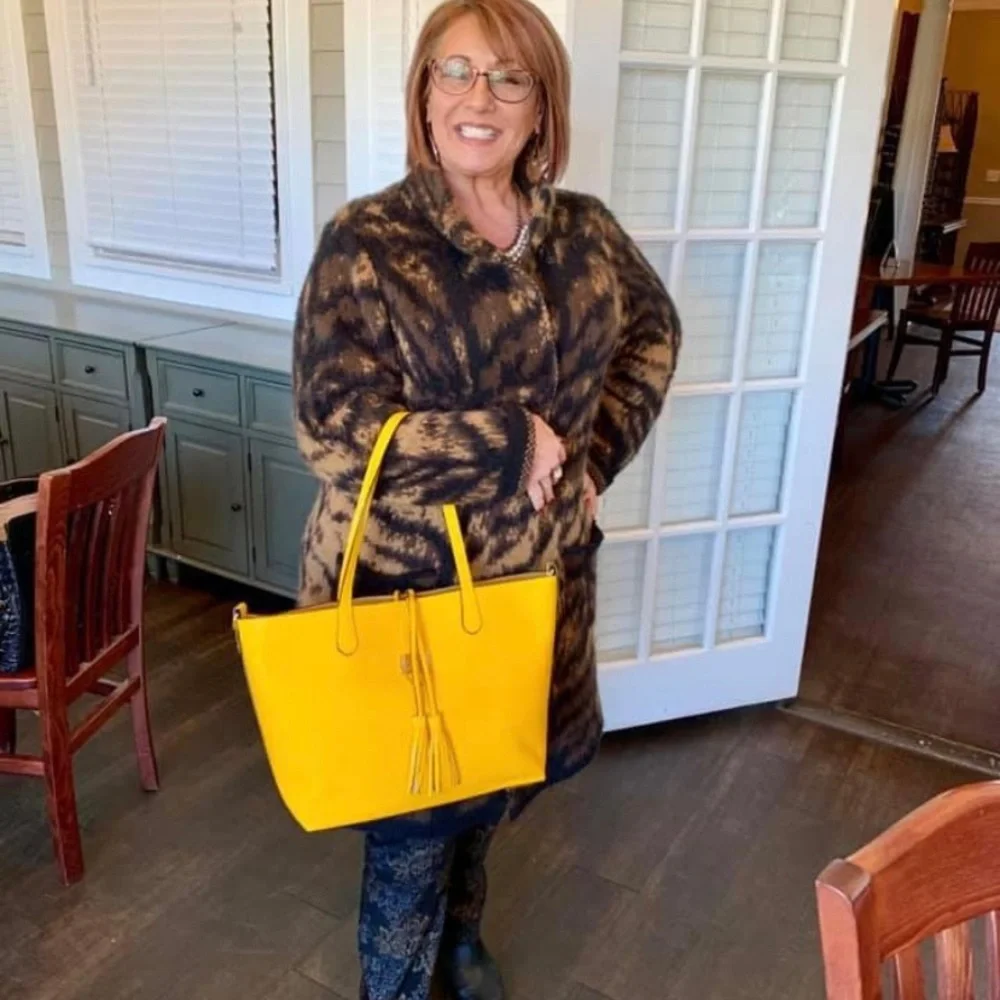 FINE ITALIAN CALFSKIN LEATHER TOTE (Looks very expensive) - Picture 14 of 14